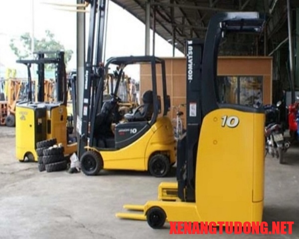 Mẫu xe nâng điện tải trọng 1 tấn thương hiệu Komatsu