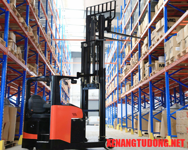 Xe nâng điện Reach Truck là gì?